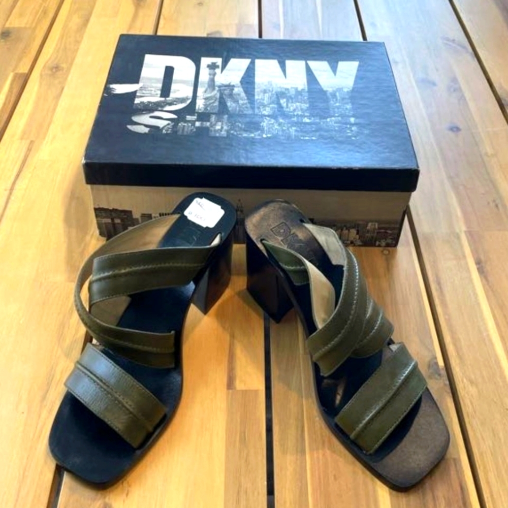 Nib DKNY Vintage‎ Leather Olive Green Grass Strappy Chunky Heel Sandals Size 9.5